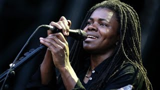 Tracy Chapman ~ Baby Can I Hold You   Live