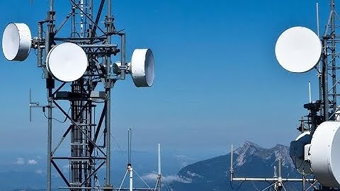 Automatic microwave frequency coordination using HTZ and RRL database