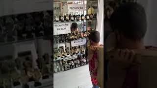 Quando eu vi esse vídeo fiquei emocionado com atitude desse menino é desse senhor que se emocionou .