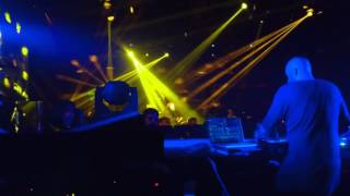 22.04 Guy Mantzur The Bow