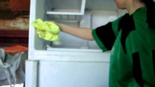 How to defrost your freezer WITH OUT unplugging it or having to move it NEW TRICK