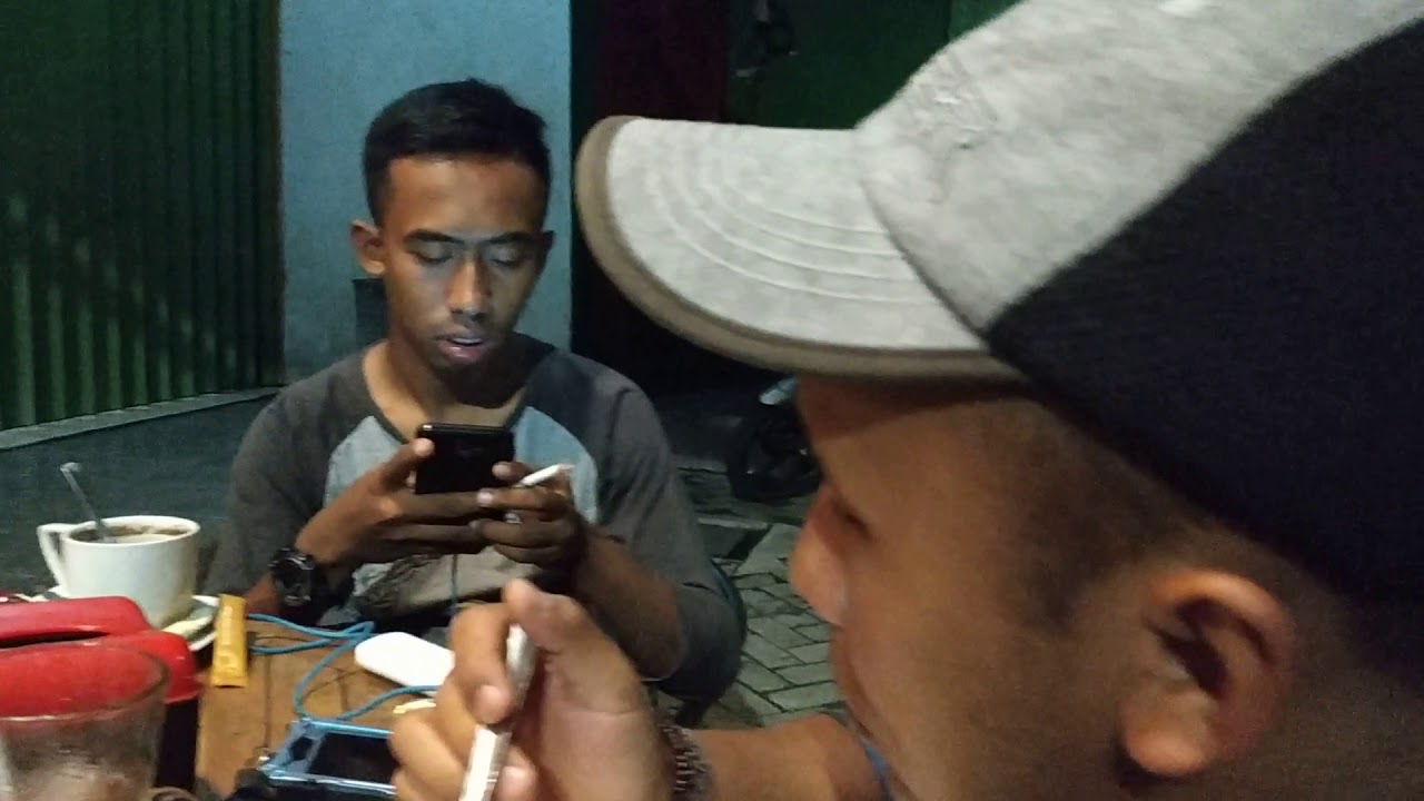 Iwan fals ayah cover by kedai kopi pangkalan - YouTube