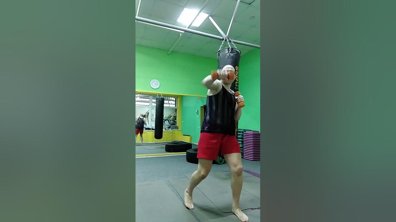 Упражнения с гантелями для бокса