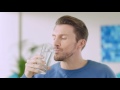 Einfach sprudeln statt schwer schleppen  sodastream couples spot 2017