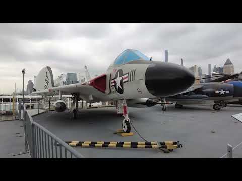 Video: Cosas que hacer en Nueva York: Intrepid Sea, Air & Space Museum