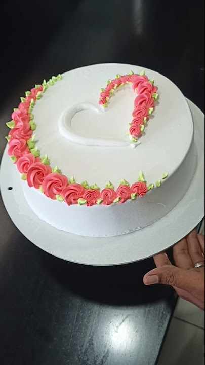 simple cake design 😍💯 #cake #cakedecoration #cakedesign #shorts #shortsfeed #trendingshorts