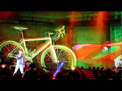 张信哲《空出来的时间》新加坡演唱会 - 单车与跑车