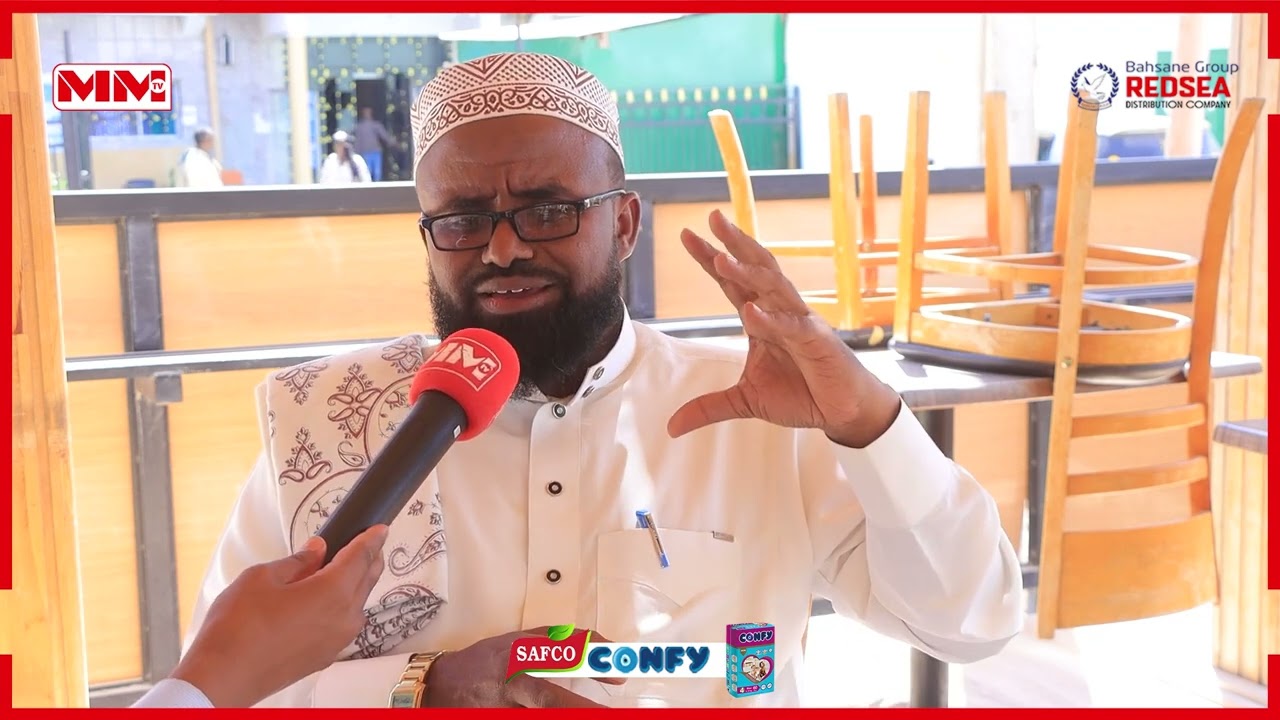 "Anigu naftayda ayuun baan matalayaa Salafi iyo Suufina ma matalayo…" Dr Khadar.