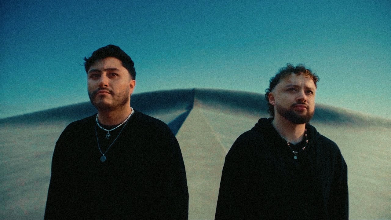 Obejrzyj DISHYPE - EIGEN (Video Oficial) w YouTube Obejrzyj DISHYPE - EIGEN (Video Oficial) w YouTube