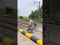 আজ সকাল এর ঘটনা একটু দাঁড়ালে এতো বড় একটা ক্ষতি হতো না #shorts #train