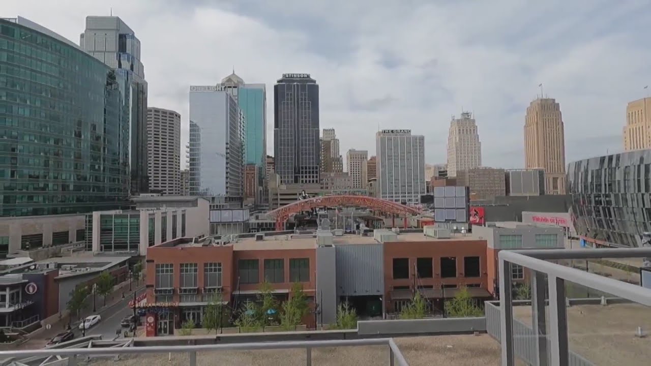 Kansas City's rooftops vary from skyline views to greenspaces YouTube