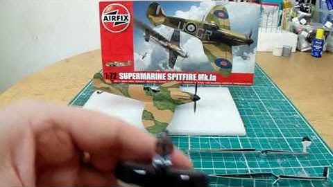 MFM   Airfix SUPERMARINE SPITFIRE MK 1a. Part 3 Painting.