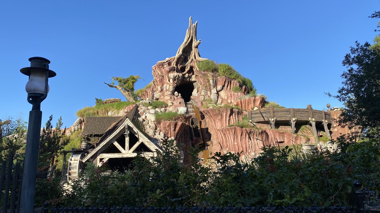 Splash Mountain Full Complete Ride at Disneyland Park - YouTube