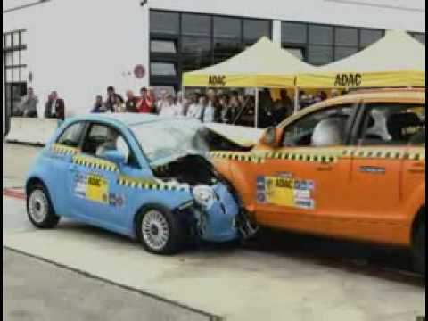 Audi Q7 vs Fiat 500 – Crash Test