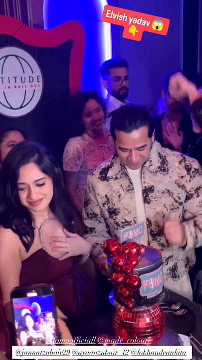 Jannat Zubair hosted a party for Elvish Yadav 😱 / Jannat zubair with family & friend's new video