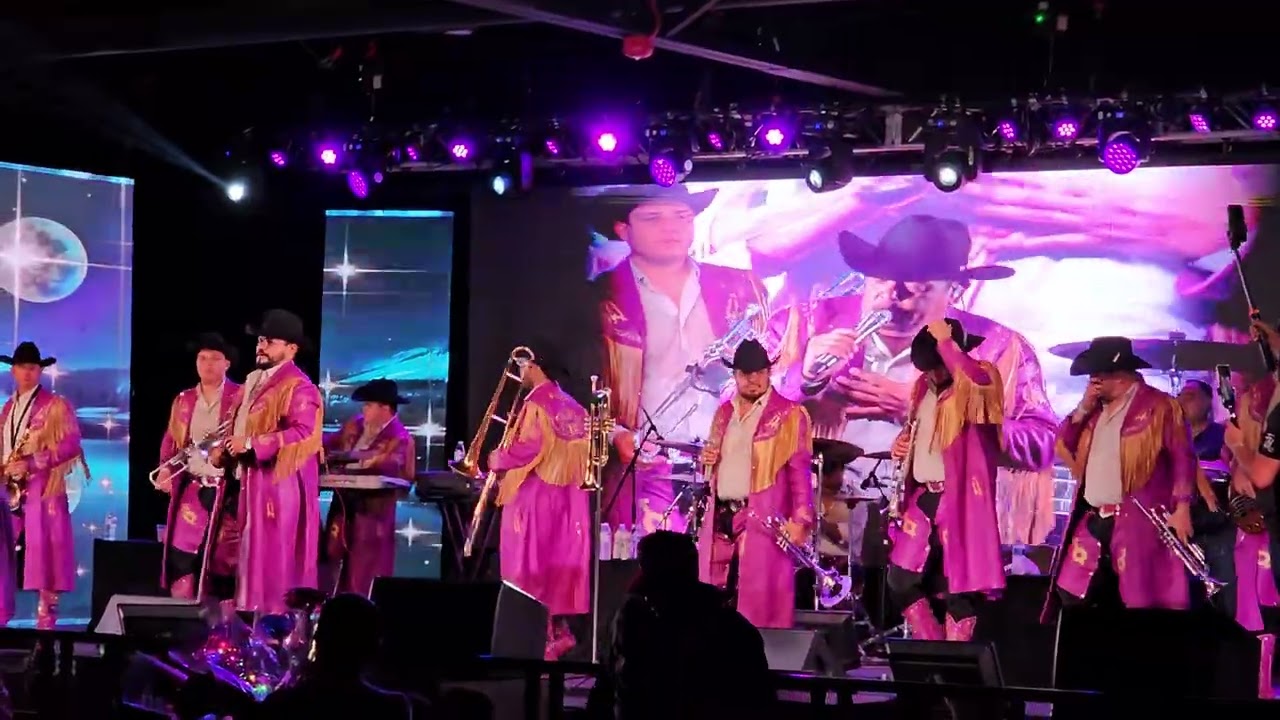 Mi Luna Mi Estrella Banda Machos Arre Machos live #Indianapolis usa 