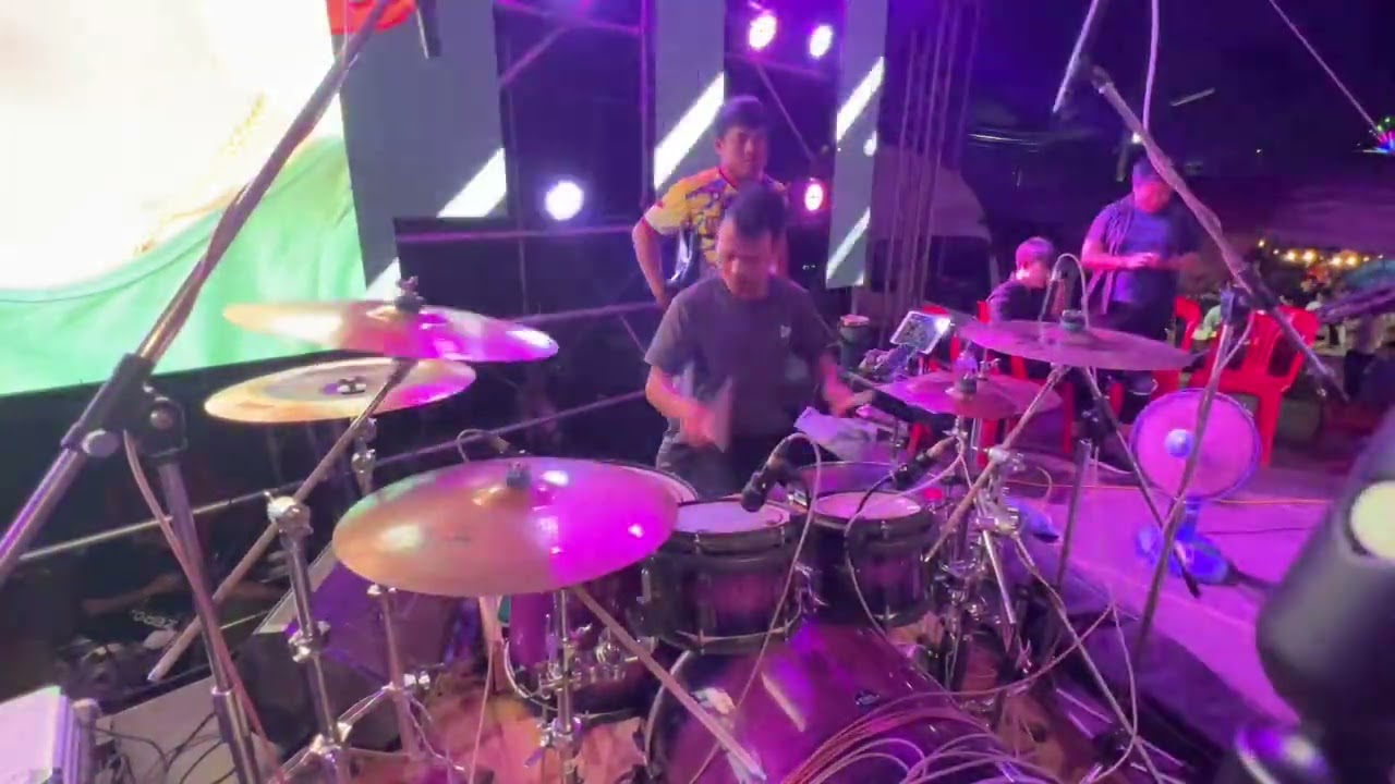 ลูกชายเทวดา-วันทอง แสงกล้า Cover live Version วงเทพพรชัย