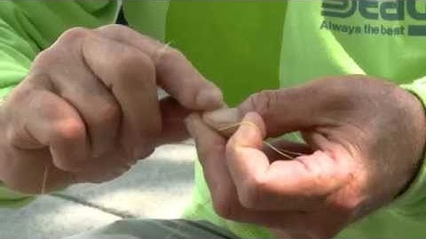 Tying Fluoro Leader to Braid