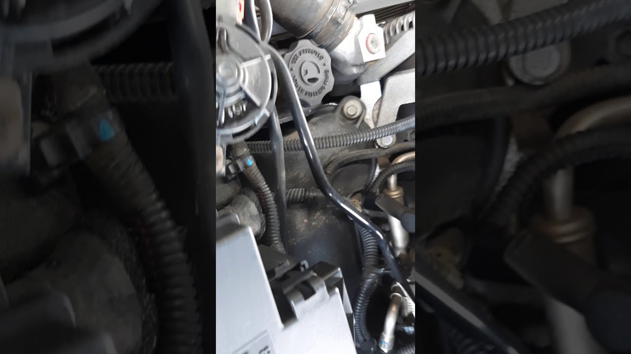 2010 Jeep grand Cherokee lifters or chain tensioner noise or piston slap. YouTube