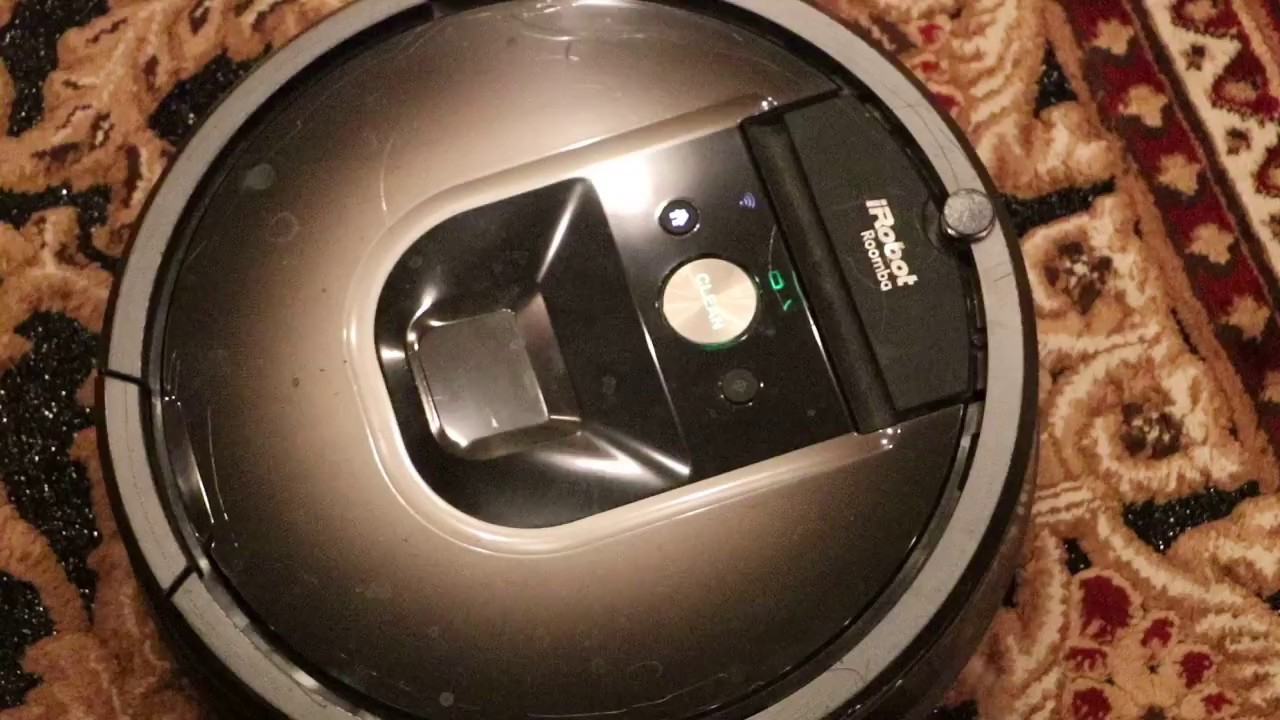 iRobot Roomba 980 Robotic Vacuum Cleaner review (returning to home base)