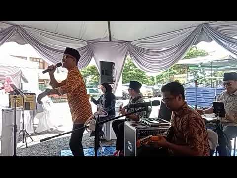 Zainol Roslan \u0026 Plusminus Buskers - Dikau Pujaan