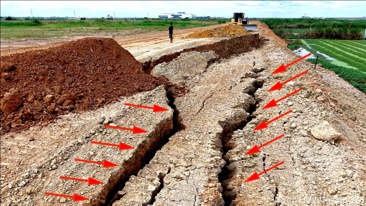 Massive First Step Repair Landslide Foundation Road SHANTUI DH17C3 Spreading & Group Truck Dumping