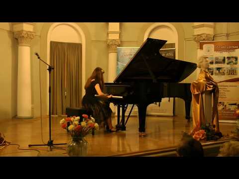 Aleksandra Hortensja Dąbek plays F.Chopin's Nocturne in C minor, op.48