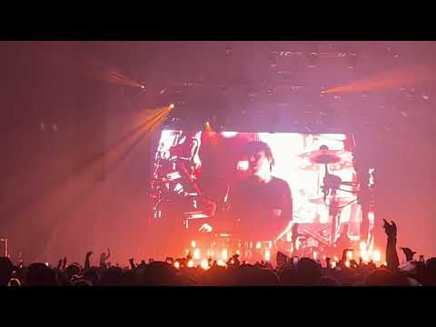 The Chainsmokers - "I Love U" [Live]