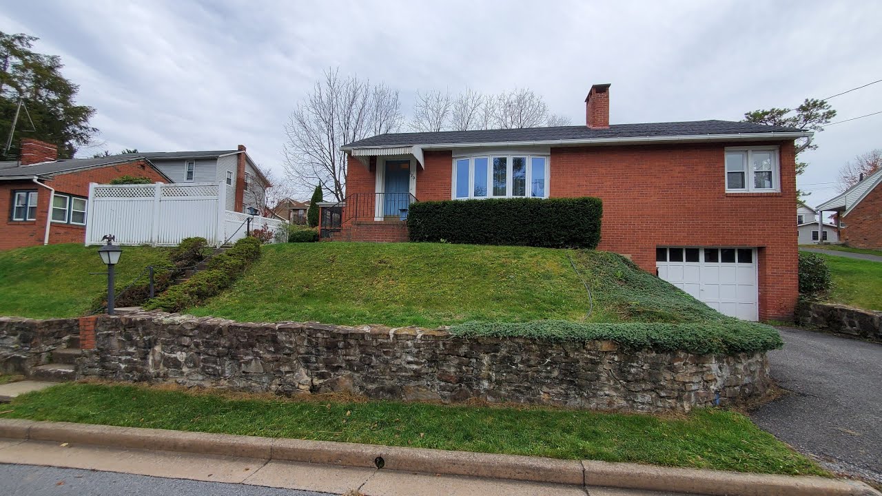 120 Center St Lock Haven, PA. Bob Boob the real estate guy 1st Choice