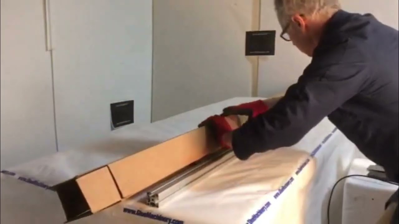 Hot melt gluing long box shut