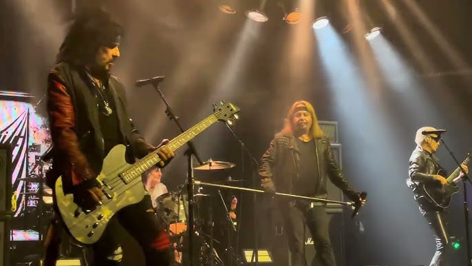 Mötley Crüe in Las Vegas: Striking the Chord of Nostalgia and Reinvention