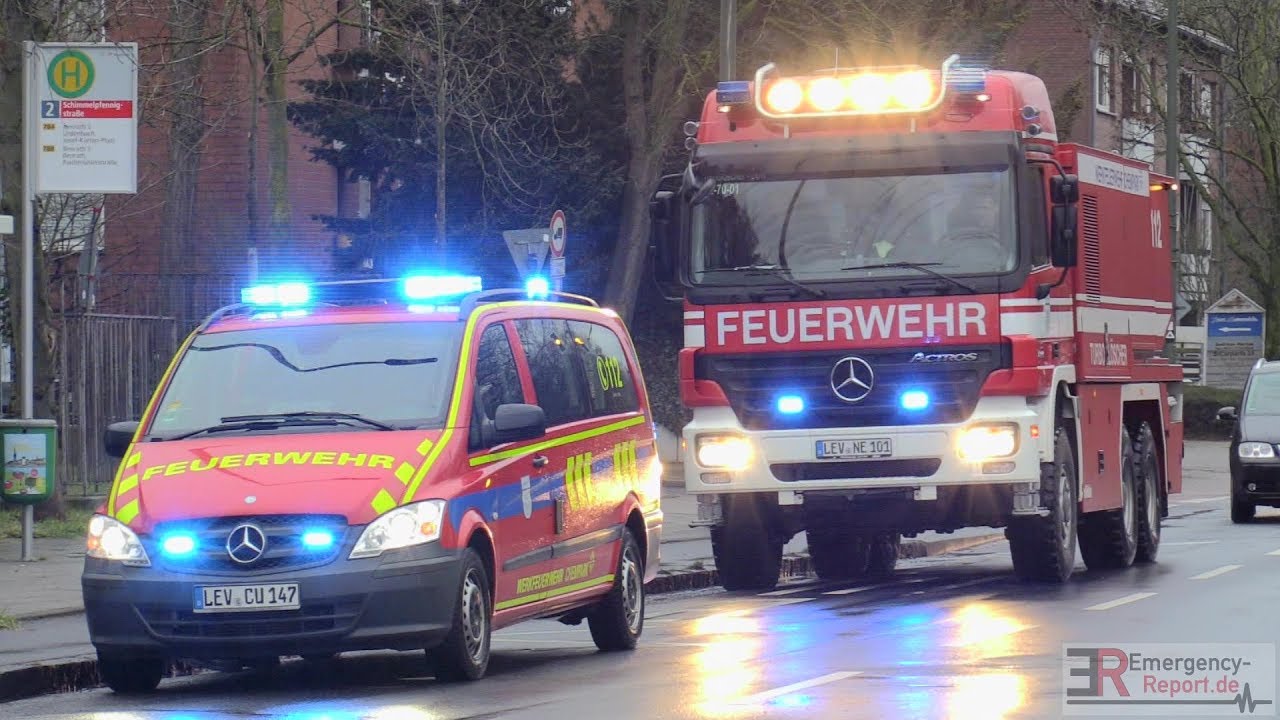 [GROSSEINSATZ FEUERWEHR DÜSSELDORF] - Öltank brannte in Halle | Einsatzfahrten | Turbolöscher -