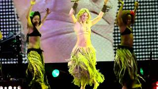 Shakira - Waka Waka [Live @ Rotterdam, Ahoy 1-12-10] The Sun Comes Out Tour HD chords