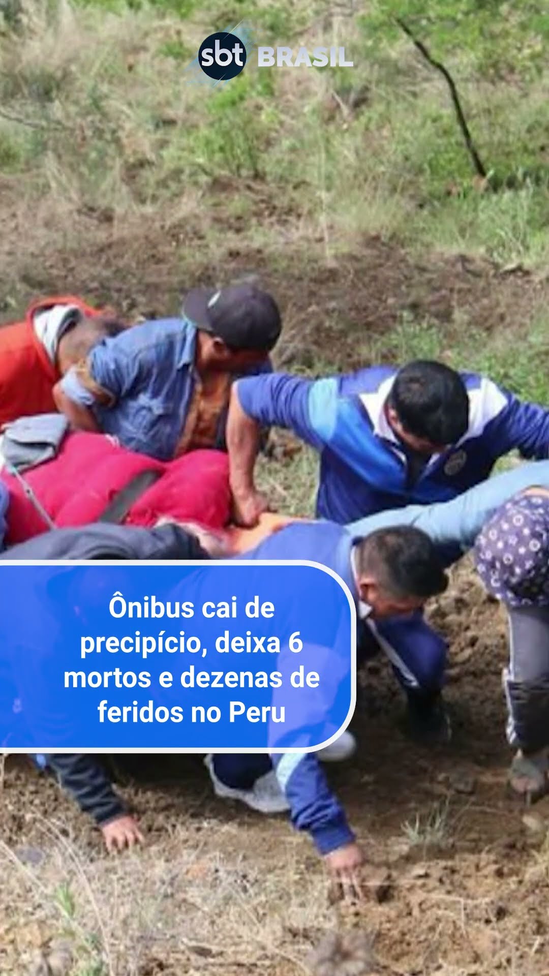 Ônibus cai de precipício, deixa seis mortos e dezenas de feridos no Peru | SBT Brasil (04/01/25)