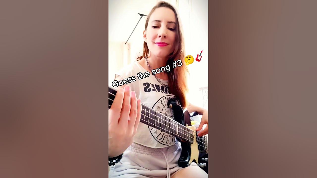 Can you guess which bass line I'm playing? 👂🏼⬇️ ☝🏼Hint :😺#bassplayer #musician #music