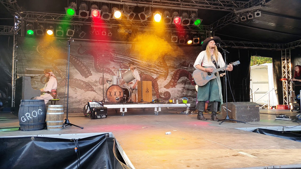 Mr. Hurley und die Pulveraffen - santa sangria (Live MPS Luhmühlen 14.09.2019)