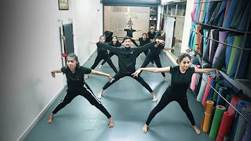 artistic performance on tum prem ho tum preet ho by lavanya yog and fitness studio members
