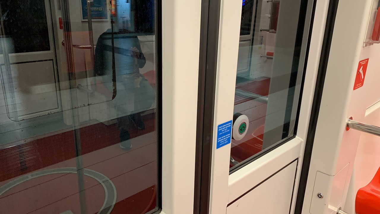 Stazione di Duomo chiusa, i treni di M1 e M3 saltano la fermata