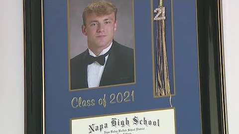 Georgia freshman Brock Bowers goes from small town...