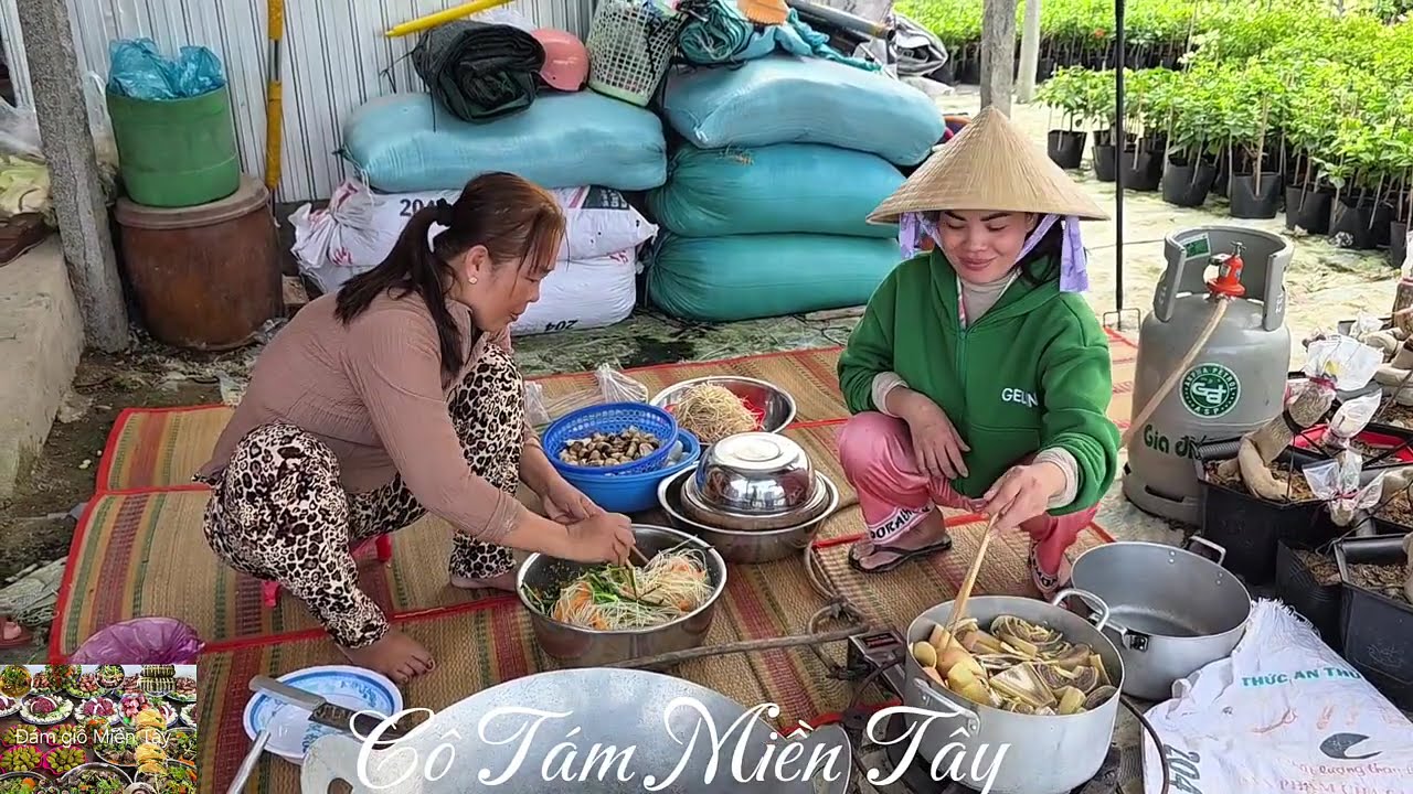 Đám giỗ Miền Tây chị em con cháu làm nhiều món cho bữa chánh và tiên thường. CTMT 