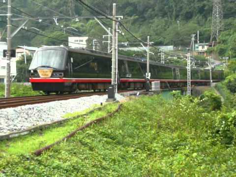 【伊豆急行】特急「リゾート踊り子」 伊豆大川駅通過