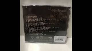 Conejo – Welcome To The Southland (2013)
0:00 1.We Outlaws
4:01 2.Heads Gonna Roll
6:50 3.Stab In The Dark Featuring – Frank V.
10:42 4.Verso De La Calle Uno
11:28 5.This Gun For Hire
13:58 6.This Killer Vicious Featuring – Frank V., Oso V
17:55 7.Turf Music Pioneer
20:36 8.My Notorious Status
24:20 9.Cross The Street Featuring – Frank V.
28:04 10.Victim Of A Circumstance
31:00 11.Whatcha Doing Lil Homie
34:14 12.Who Knows Featuring – Frank V.
37:54 13.Two Capsules Of X
40:57 14.See How They Run
43:54 15.Verso De La Calle Dos Conejo – Welcome To The Southland (2013)