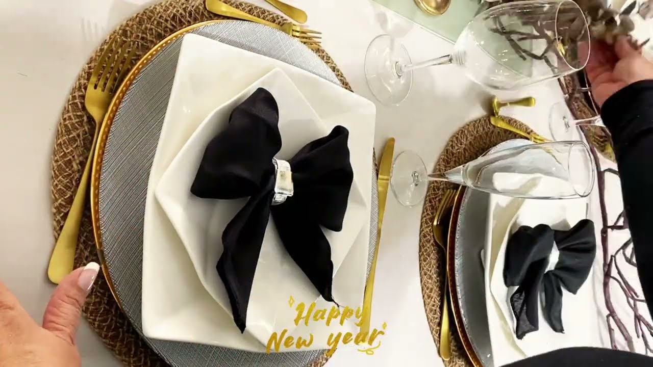 DECORANDO MI MESA PARA RECIBIR EL 2026. LA VAJILLA BLANCA...  MI ALIADA  PERFECTA.  FELIZ AÑO NUEVO!