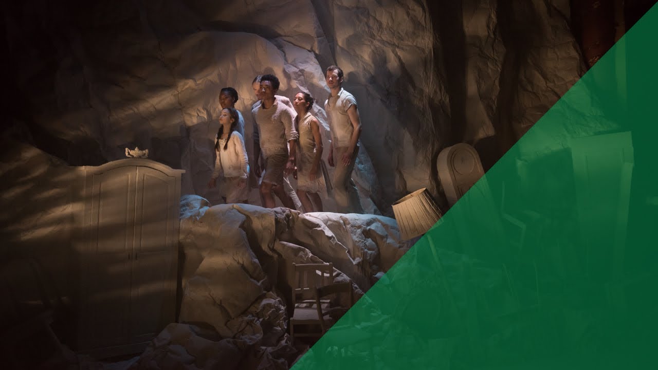 Terra - A theatrical landscape with molding cloth by ShowTex