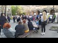 Львів 2022: танцюють всі! танці в центрі міста поруч з трамвайною зупинкою