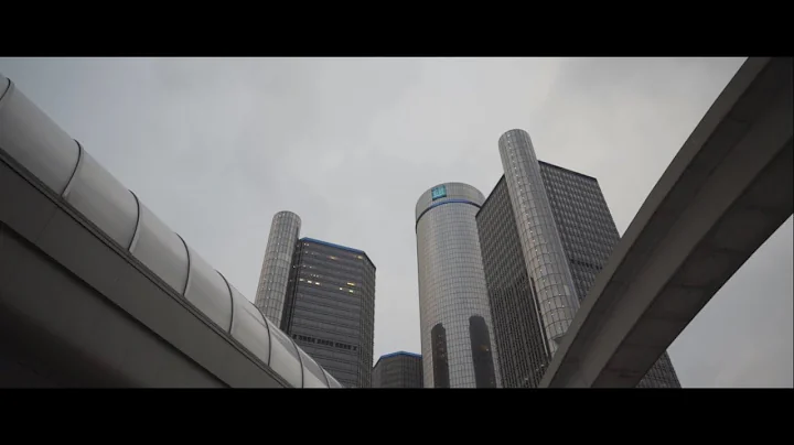 Downtown Detroit - In search of Santa | Vivek Venk...