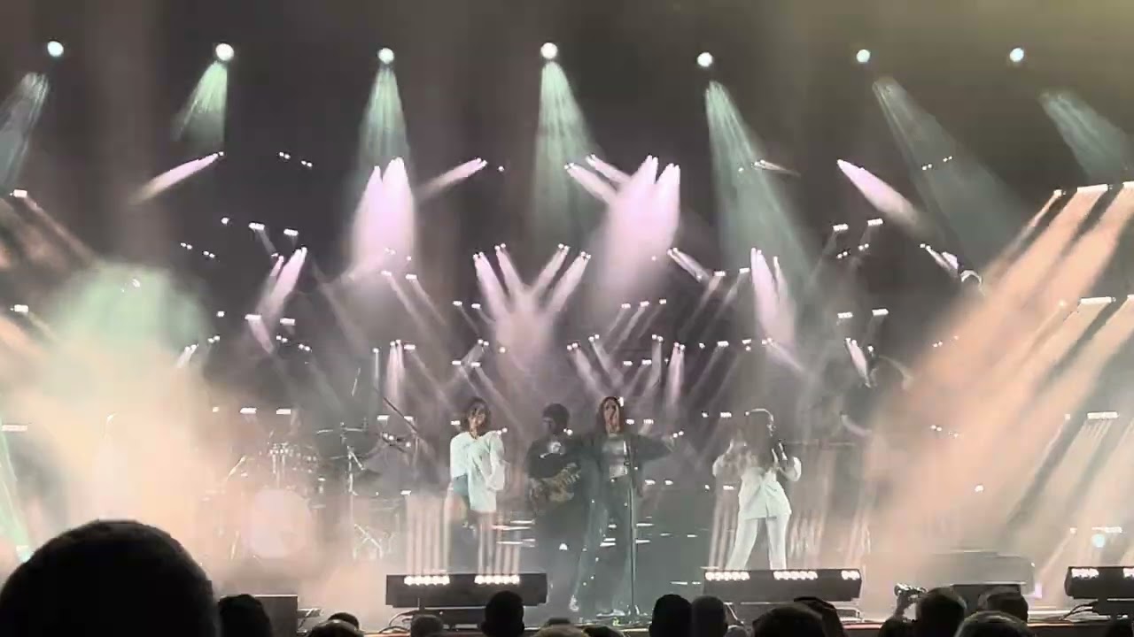 עילי בוטנר והילדים החדשים -  תיתן לי יד + היא יודעת + הכי קרוב אלייך + תם ולא נשלם + נעים עכשיו +