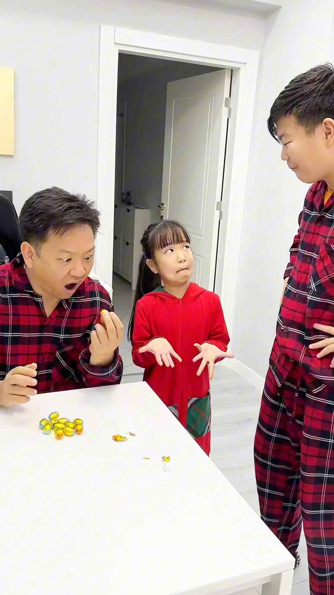 Children are swindlers ?? LeoNata family #shorts
