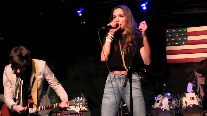 ''CRAZY'' - STEREO JANE, live @ Callahan's.  Jan 2...