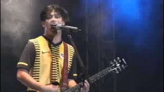 Hujan - Kita Tak Peduli LIVE at Penang